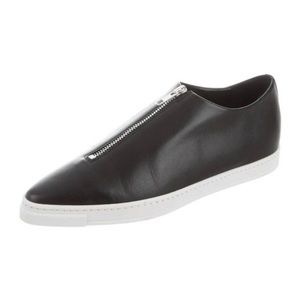 Stella McCartney Medusa zip loafers. 🖤